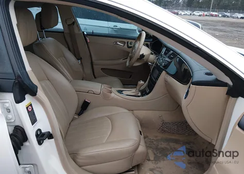 2008 Mercedes-Benz Cls 550 z USA, uszkodzony, nr VIN WDDDJ72X28A124932